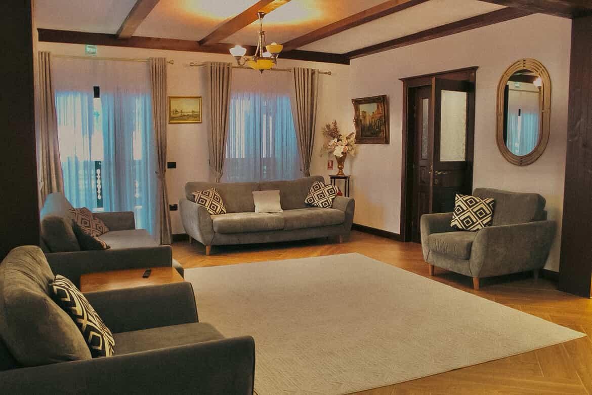 Din zona pensiunii - 2